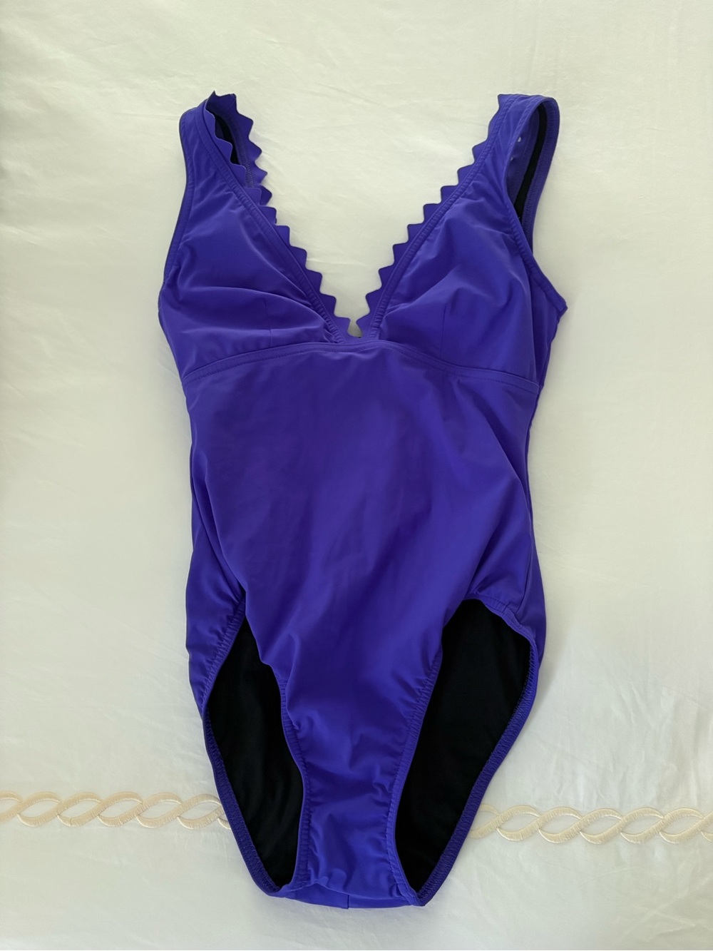 KARLA COLLETTO
Scalloped swimsuit
Size:8